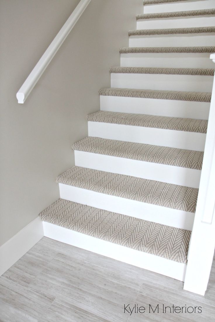 Réalisation CSM BAT — pose de moquette dans un escalier